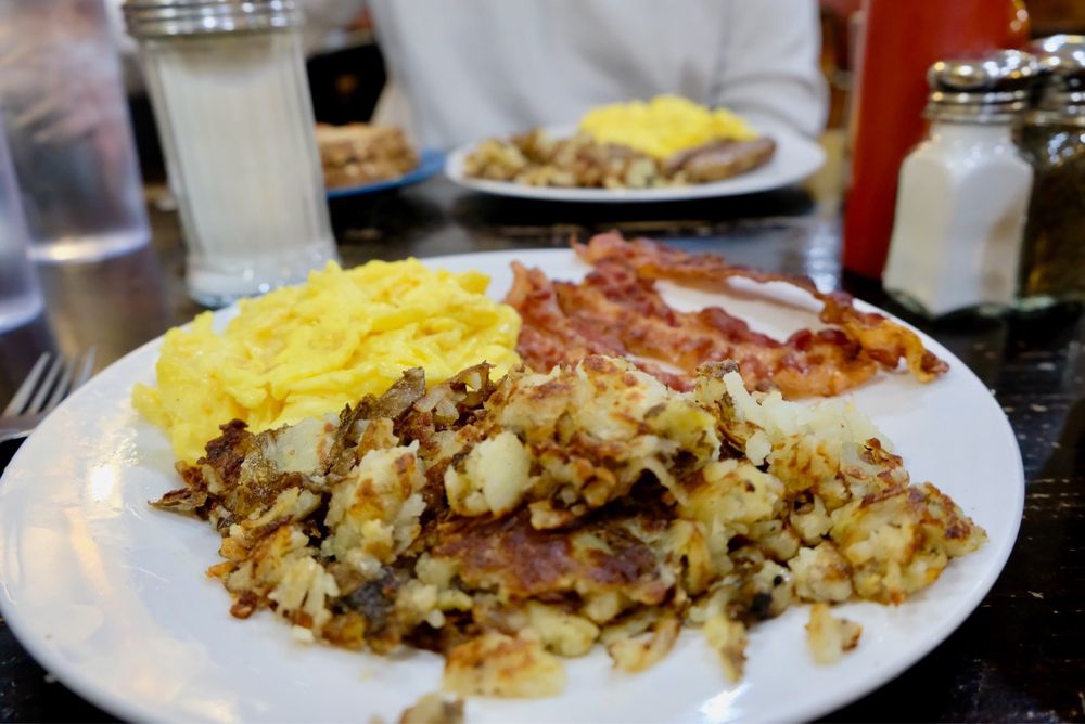 Johnnies Snack Shop Chicago Photo 16