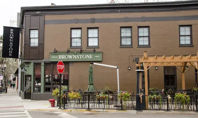 Brownstone Tavern Chicago Photo 6